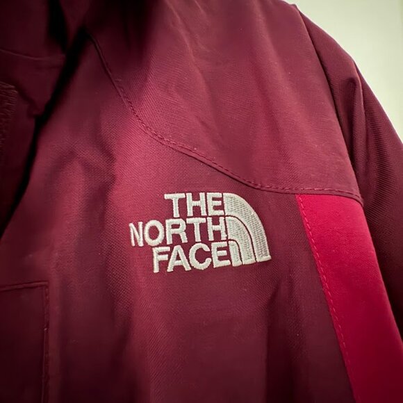 The North Face Burgundy Hyvent hooded Vented Rain snow jacket- SMALL - Picture 6 of 6